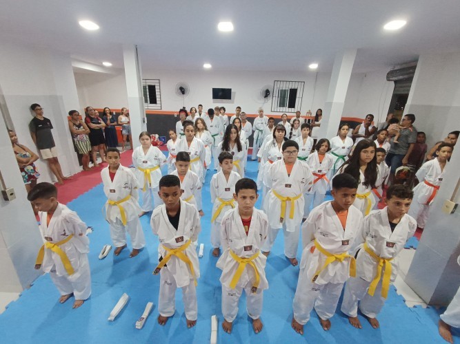 Pequeno Carcará realiza exame de faixa e celebra conquistas de 2025